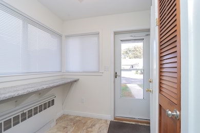 29 Meadowlark Ln, Chicopee, MA 01022 - photo 2