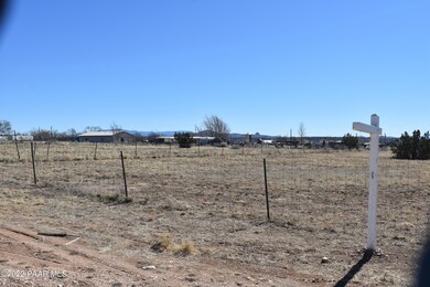 325 W Quail Rd, Paulden, AZ 86334 - photo 3