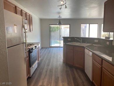 9645 Deer Park Ave, Las Vegas, NV 89148 - photo 7