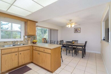 Kitchen/Casual Dining
