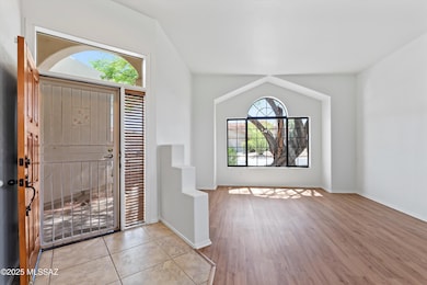 LivingRoom:Ent