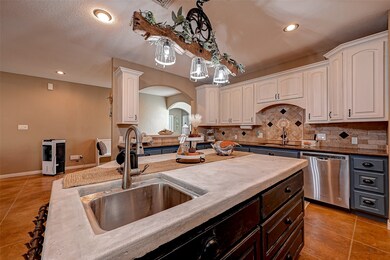 16014 Maplewick Dr, Tomball, TX 77377 - photo 4