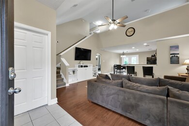 1079 Lasso Ct, Alvin, TX 77511 - photo 3