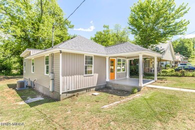 2349 Berthadale Ave 5