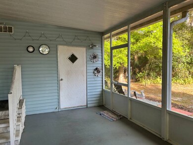 New Screened Por
