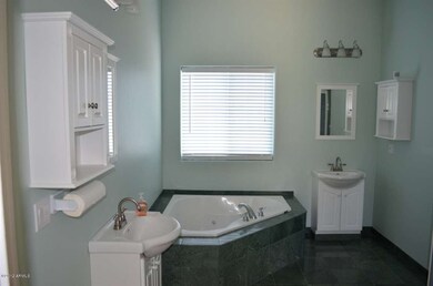 Master bath (Large)