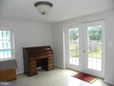 19680 Evergreen Mills Rd unit BASEMENT, Leesburg, VA 20175 - photo 4