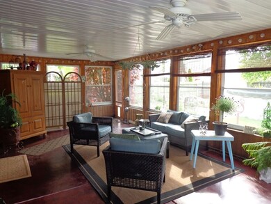 332 W Hawthorne Blvd, Mundelein, IL 60060 - photo 5