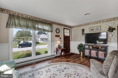 311 Commerce St, Waynesboro, PA 17268 - photo 4