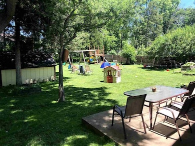 733 Janesville St, Oregon, WI 53575 - photo 4