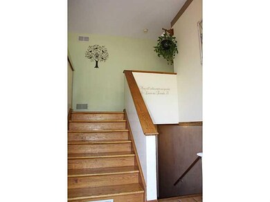 Entry/Foyer.