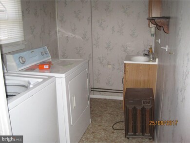 1211 Grove St, Reading, PA 19605 - photo 7