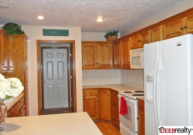 Ample Cabinets & Counters