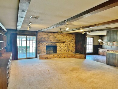 2282 Veterans Blvd, McComb, MS 39648 - photo 2