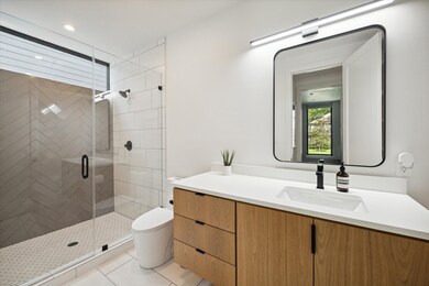 1917 Chippendale Rd, Houston, TX 77018 - photo 5