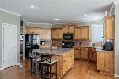 21129 W 61st St, Shawnee, KS 66218 - photo 2