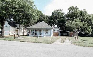 105 E 15th St, Bonham, TX 75418 - photo 2