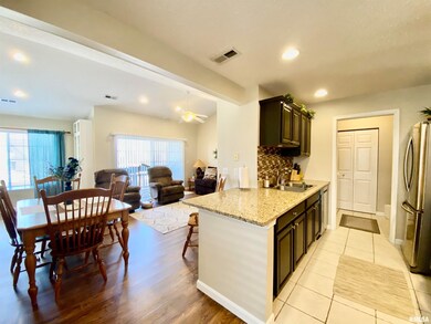 4551 N Thornhill Dr unit 207, Peoria, IL 61615 - photo 4