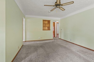 1604 Pin Oak Dr, Cedar Falls, IA 50613 - photo 3