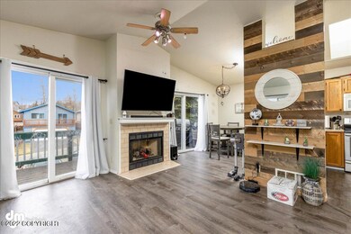 04-Living Room 20220428-DW-6286-Edit-Edi