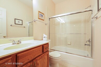 6 Biltmore Ct, Lake In the Hills, IL 60156 - photo 4