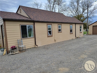 1543 N Center Ave, Hardin, MT 59034 - photo 2