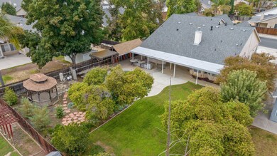 927 W Saffron St, Hanford, CA 93230 - photo 5