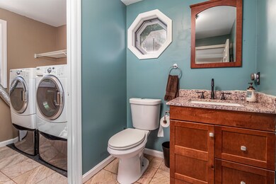 33 Pemigewasset Cir, Derry, NH 03038 - photo 7