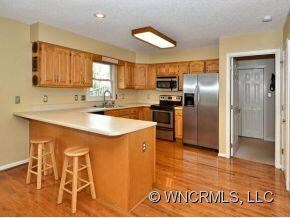 202 Glen Woods Ct, Asheville, NC 28803 - photo 6