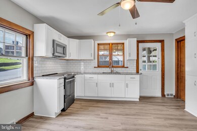 101 E Perry St, Enola, PA 17025 - photo 6