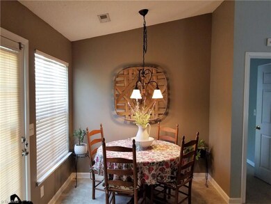 Eat in Kitchen/Breakfast area