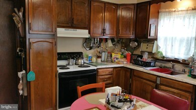 5301 N Englewood Dr, Hyattsville, MD 20785 - photo 7