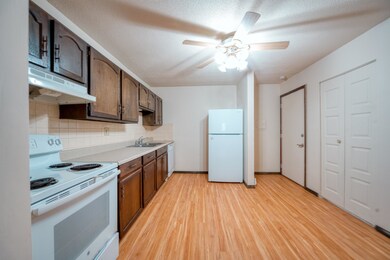 91 Capitol Hill Dr unit 91G, Londonderry, NH 03053 - photo 3