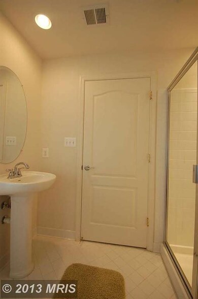 25781 Mews Terrace, Chantilly, VA 20152 - photo 5