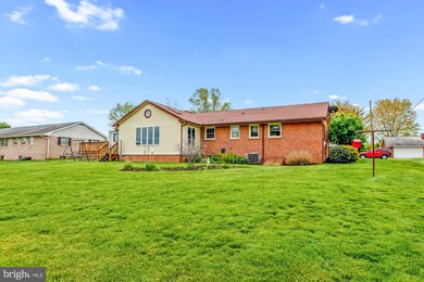 13429 Meadowview Ave, Waynesboro, PA 17268 - photo 4