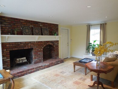 1385 Amostown Rd, West Springfield, MA 01089 - photo 5