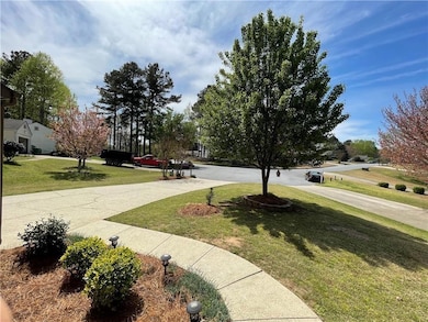 11255 Abbotts Station Dr, Duluth, GA 30097 - photo 5