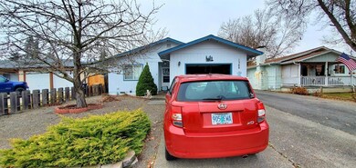 1346 SW Jordan St, Grants Pass, OR 97526 - photo 2