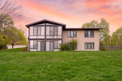 1415_Souh_Lexington_Springmill_-_Photo_0