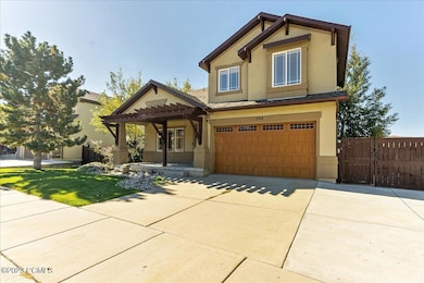 03 Exterior Right