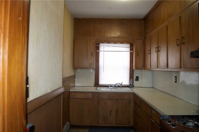 602 Cottage St, Pawtucket, RI 02861 - photo 7