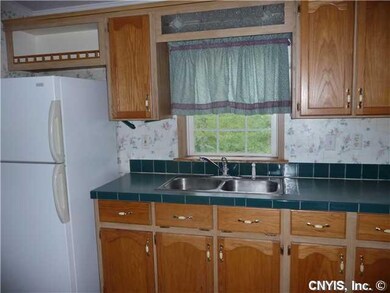 Kitchen Country Kitchen with Matching Appliances