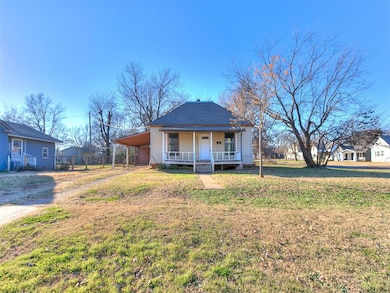 521 N 11th St, Guthrie, OK 73044 - photo 2