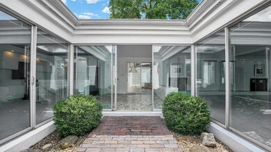 2177 Oakmount Road Upper Arlington Ohio-