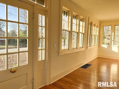 702 W Cherry St, Carbondale, IL 62901 - photo 3