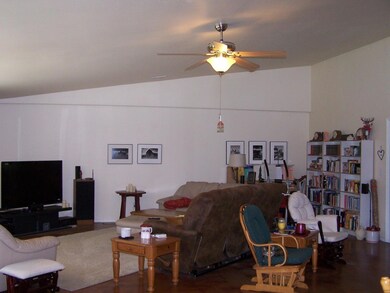 LVING ROOM