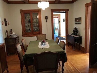 Spacious formal dining room that can accommodate l