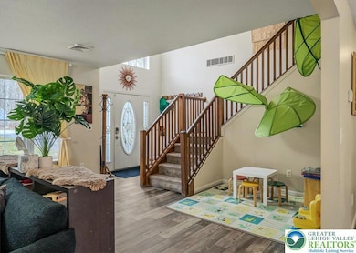 2127 Warwick Cir, Tobyhanna, PA 18466 - photo 7