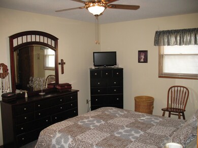 1803 20th Ave S, Grand Forks, ND 58201 - photo 6