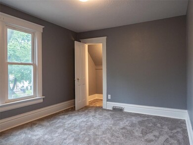 512 14th St SE, Cedar Rapids, IA 52403 - photo 7
